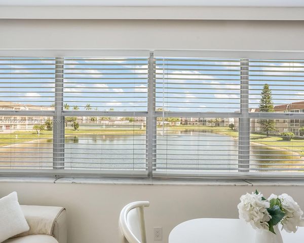 9580 Sunrise Lakes Boulevard 205, Sunrise, FL 33322
