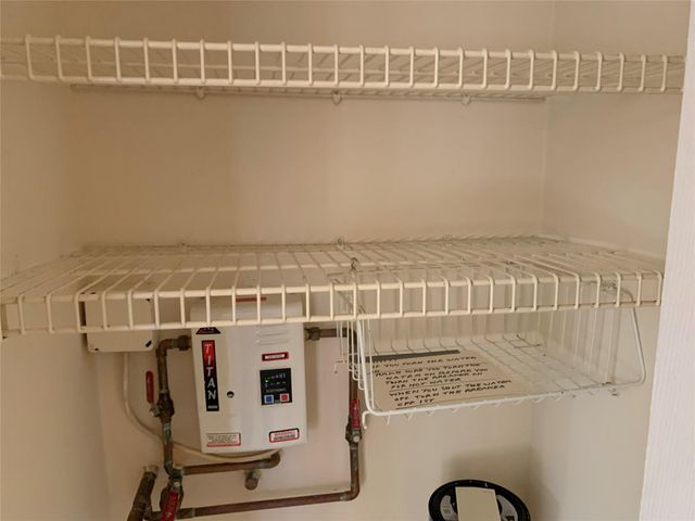 9460 Poinciana Pl 203, Davie, FL 33324