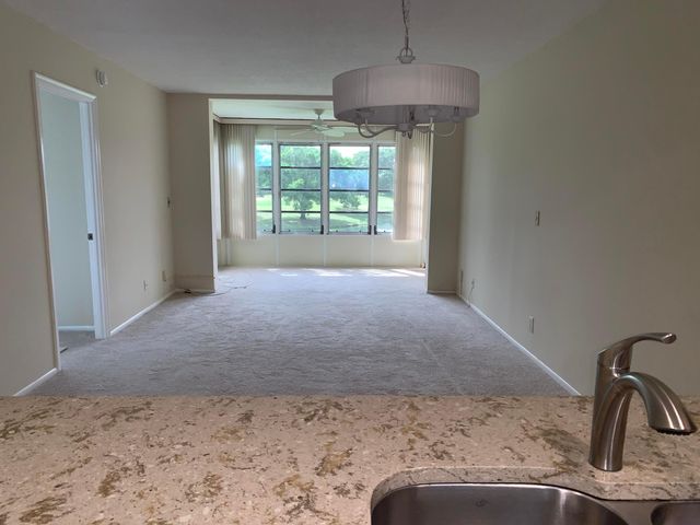 9460 Poinciana Place 203, Davie, FL 33324