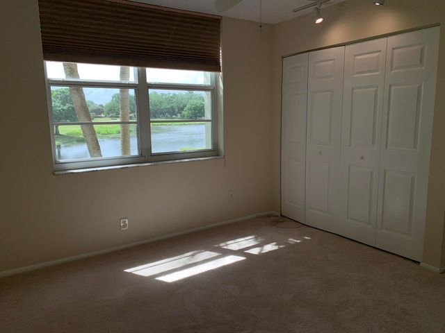 9460 Poinciana Place 203, Davie, FL 33324