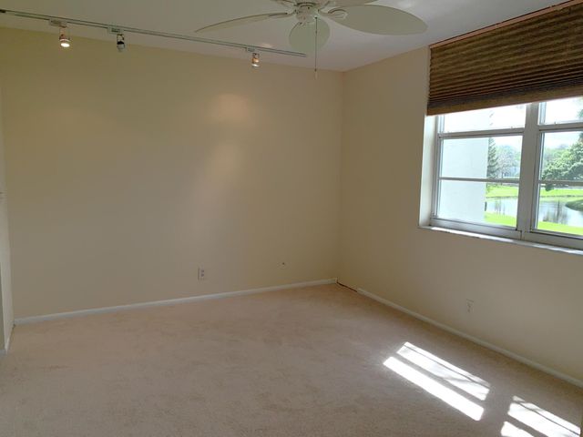 9460 Poinciana Place 203, Davie, FL 33324