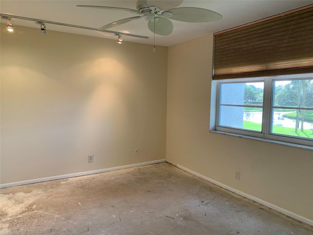 9460 Poinciana Pl 203, Davie, FL 33324