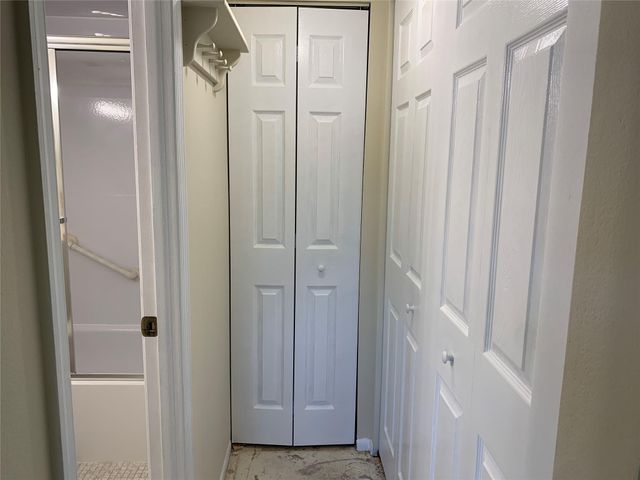 9460 Poinciana Pl 203, Davie, FL 33324