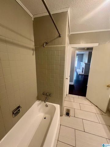 106 AVENUE V, Birmingham, AL 35214