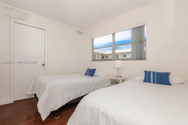 201 S 178th Dr 426, Sunny Isles Beach, FL 33160