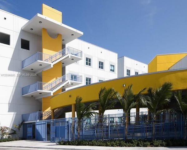 201 S 178th Dr 426, Sunny Isles Beach, FL 33160