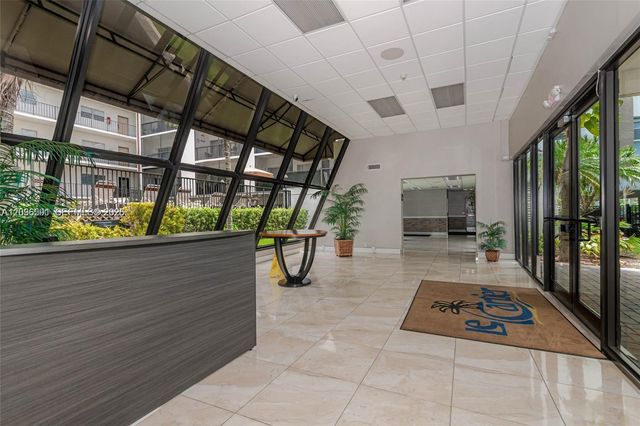 201 S 178th Dr 426, Sunny Isles Beach, FL 33160