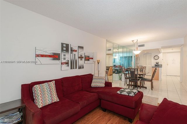 201 S 178th Dr 426, Sunny Isles Beach, FL 33160