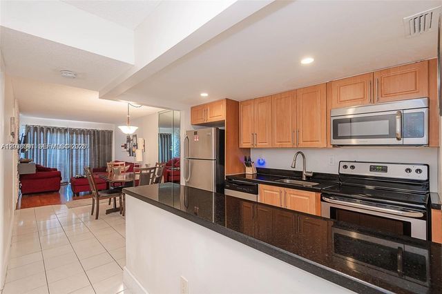 201 S 178th Dr 426, Sunny Isles Beach, FL 33160