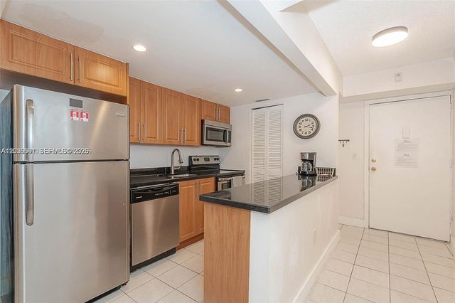 201 S 178th Dr 426, Sunny Isles Beach, FL 33160