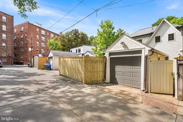 3822 VAN NESS ST NW, Washington, DC 20016