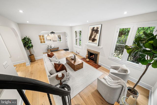 3822 VAN NESS ST NW, Washington, DC 20016
