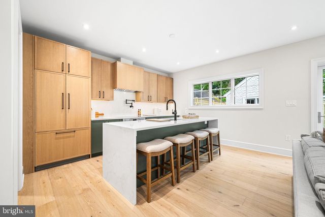 3822 VAN NESS ST NW, Washington, DC 20016