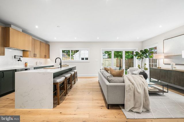3822 VAN NESS ST NW, Washington, DC 20016