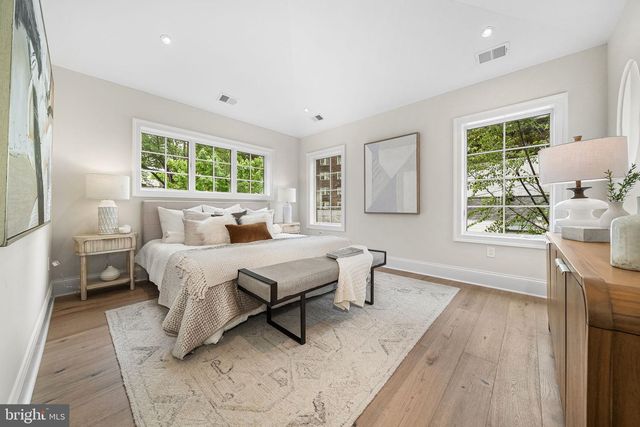 3822 VAN NESS ST NW, Washington, DC 20016