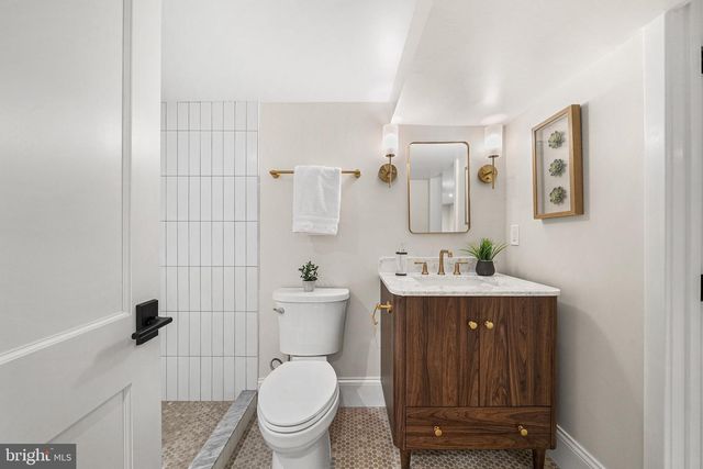 3822 VAN NESS ST NW, Washington, DC 20016