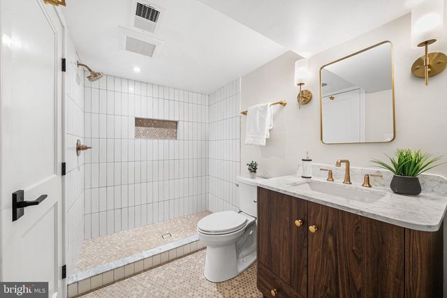 3822 VAN NESS ST NW, Washington, DC 20016