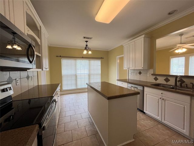 8512 BERRINGTON Court, Montgomery, AL 36117