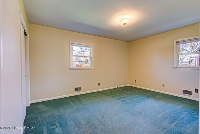 3702 Mamaroneck Rd, Louisville, KY 40218