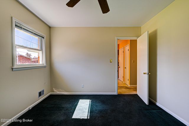 3702 Mamaroneck Rd, Louisville, KY 40218