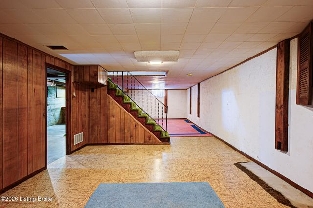 3702 Mamaroneck Rd, Louisville, KY 40218