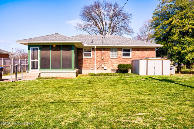 3702 Mamaroneck Rd, Louisville, KY 40218