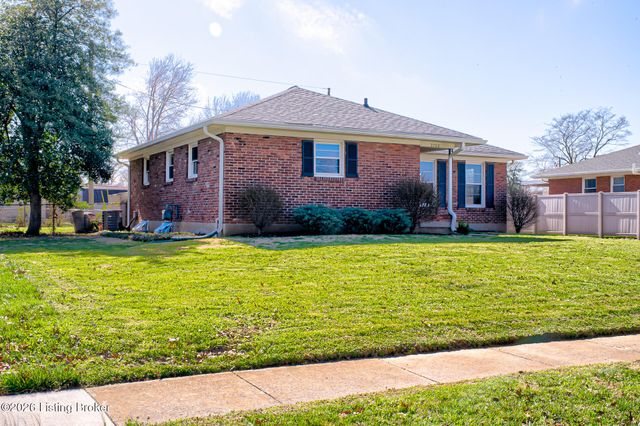 3702 Mamaroneck Rd, Louisville, KY 40218