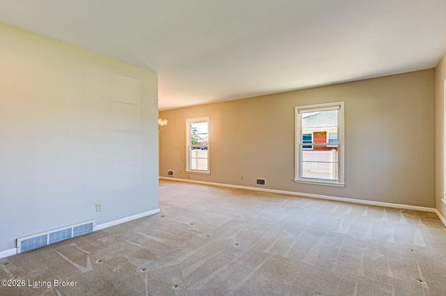 3702 Mamaroneck Rd, Louisville, KY 40218