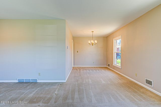 3702 Mamaroneck Rd, Louisville, KY 40218