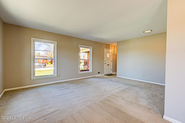 3702 Mamaroneck Rd, Louisville, KY 40218