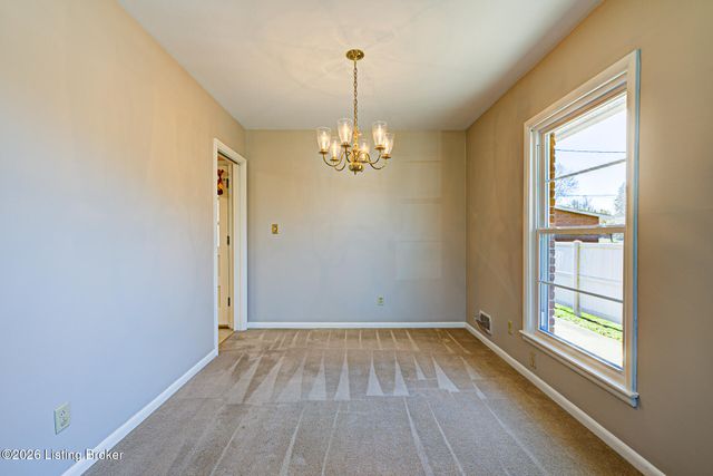 3702 Mamaroneck Rd, Louisville, KY 40218