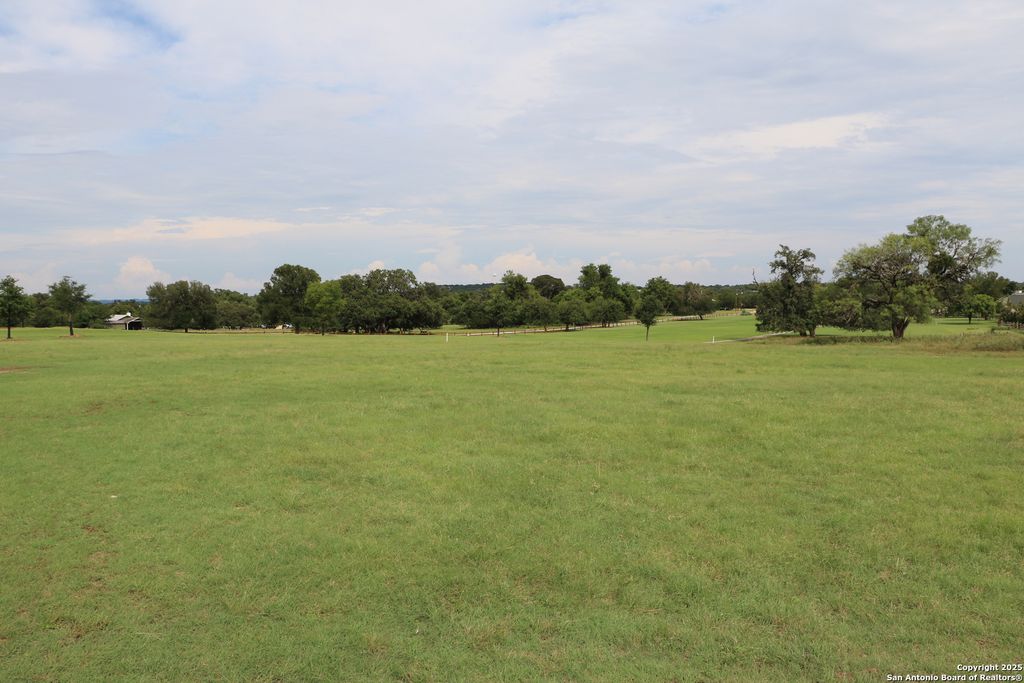 14 Woodview Circle, Bandera, TX 78003