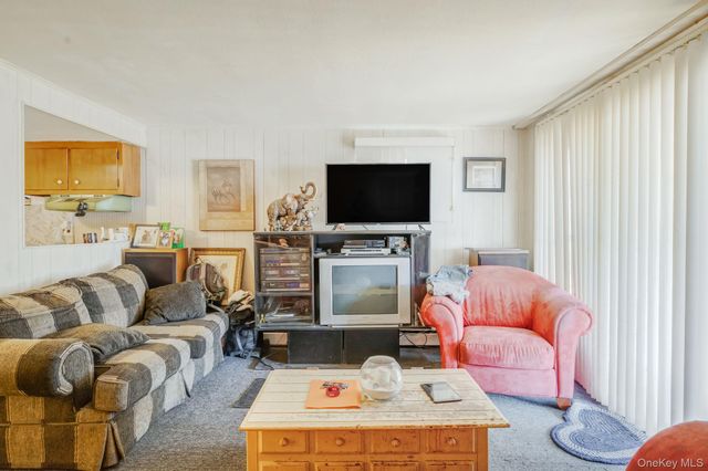 266 Kellum Street, West Babylon, NY 11704