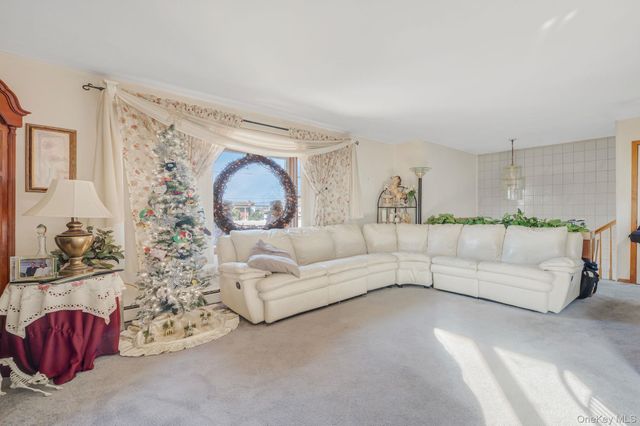 266 Kellum Street, West Babylon, NY 11704