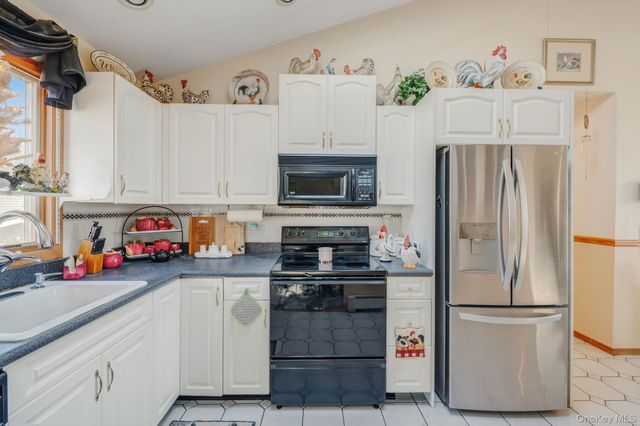 266 Kellum Street, West Babylon, NY 11704