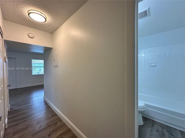 2500 Johnson St 17, Hollywood, FL 33020