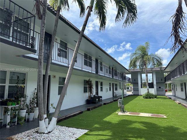 2500 Johnson St 17, Hollywood, FL 33020