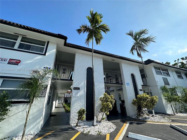 2500 Johnson St 17, Hollywood, FL 33020