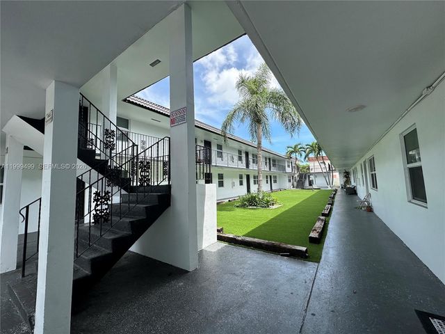 2500 Johnson St 17, Hollywood, FL 33020