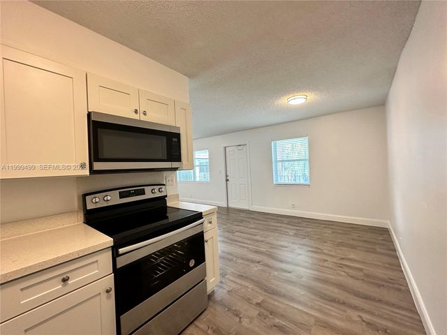 2500 Johnson St 17, Hollywood, FL 33020