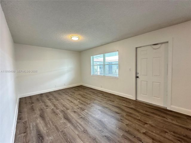 2500 Johnson St 17, Hollywood, FL 33020