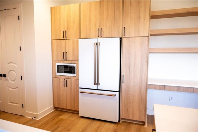 2940 Baltimore Avenue 1504, Kansas City, MO 64108