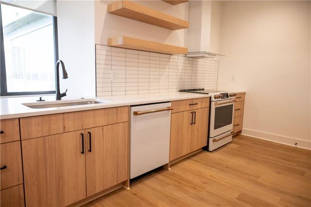 2940 Baltimore Avenue 1504, Kansas City, MO 64108