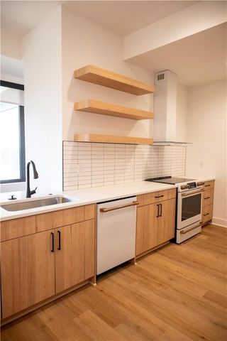 2940 Baltimore Avenue 1504, Kansas City, MO 64108