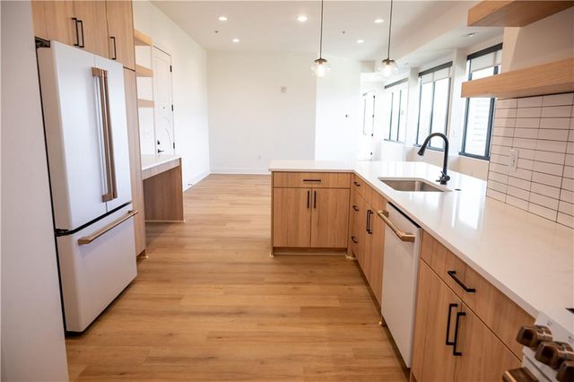 2940 Baltimore Avenue 1504, Kansas City, MO 64108