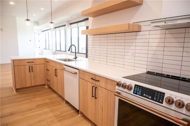 2940 Baltimore Avenue 1504, Kansas City, MO 64108