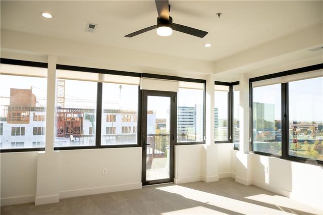 2940 Baltimore Avenue 1504, Kansas City, MO 64108