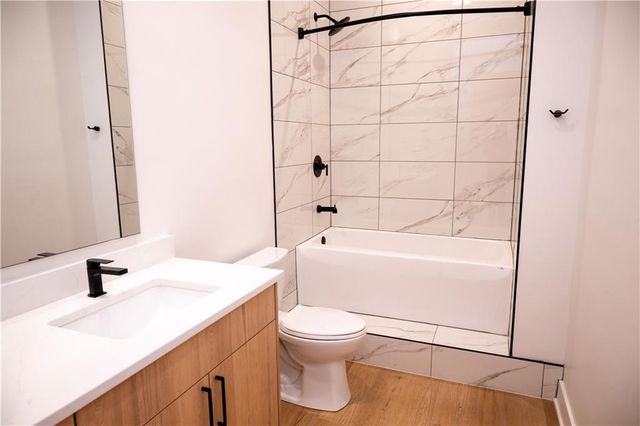 2940 Baltimore Avenue 1504, Kansas City, MO 64108