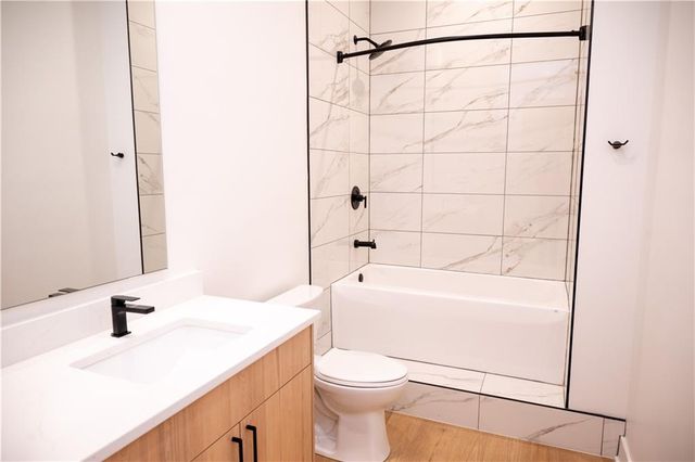 2940 Baltimore Avenue 1504, Kansas City, MO 64108