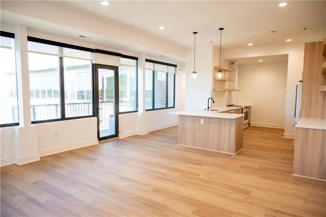 2940 Baltimore Avenue 1504, Kansas City, MO 64108